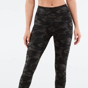 Fabletics 7/8 Camo Legging size S